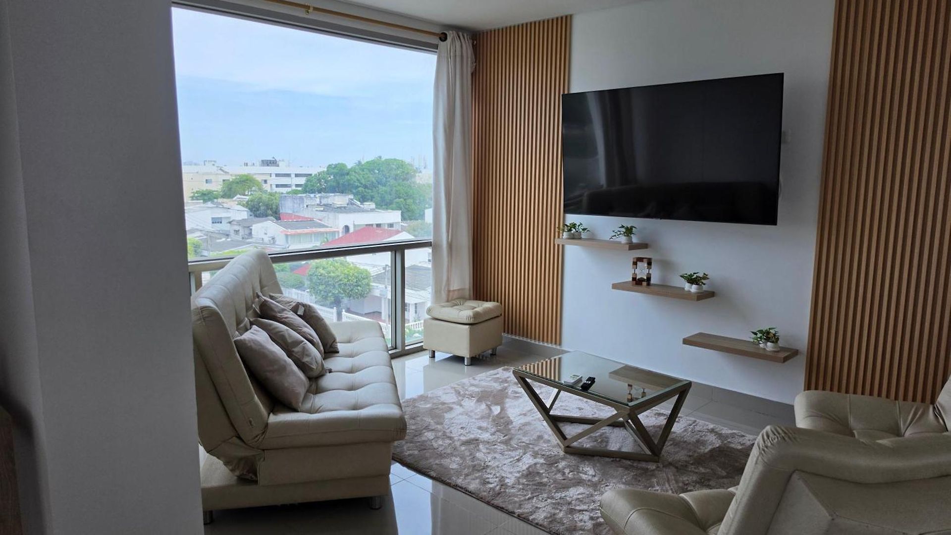 Luxury 3br 2ba Penthouse Close To Airport-beach-rooftop Pool