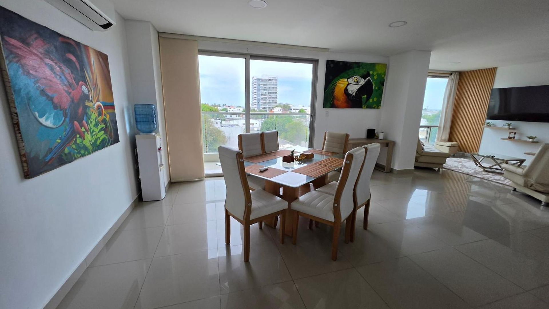 Luxury 3br 2ba Penthouse Close To Airport-beach-rooftop Pool *