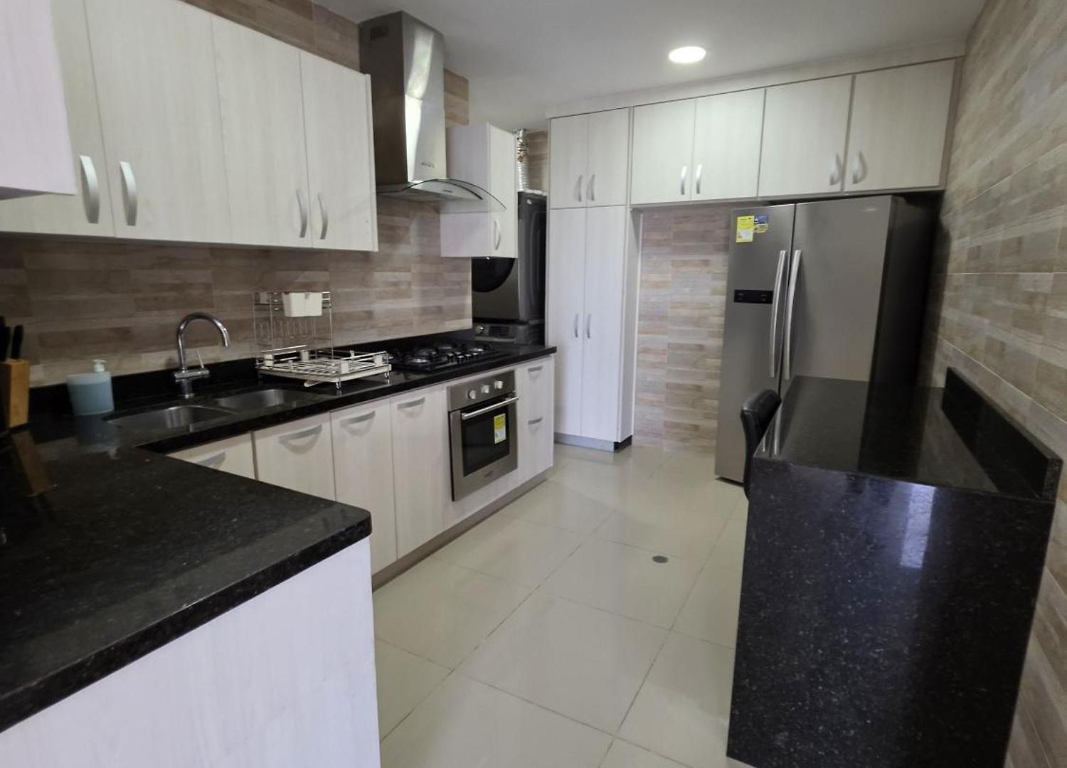 Luxury 3br 2ba Penthouse Close To Airport-beach-rooftop Pool Apartamento Cartagena