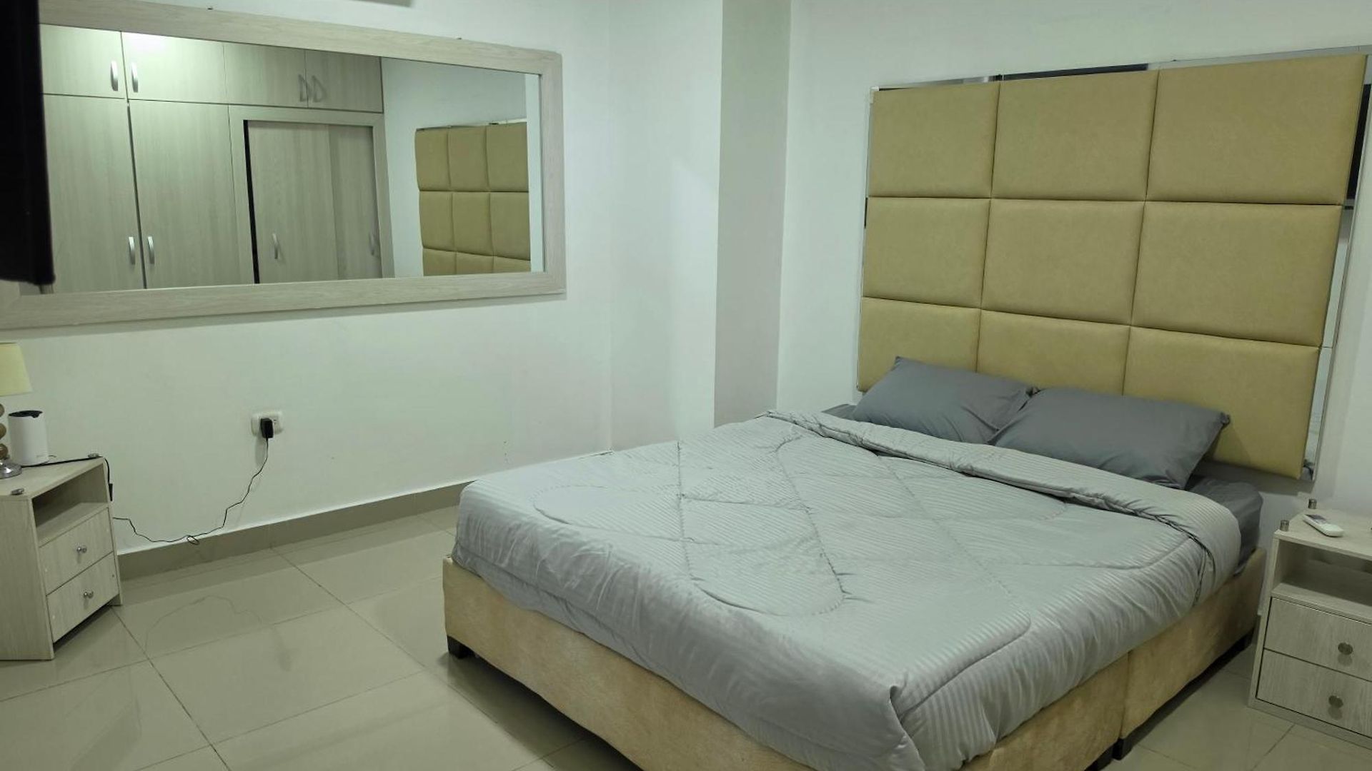 Luxury 3br 2ba Penthouse Close To Airport-beach-rooftop Pool *