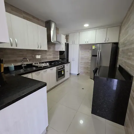 Luxury 3br 2ba Penthouse Close To Airport-beach-rooftop Pool Apartamento Cartagena