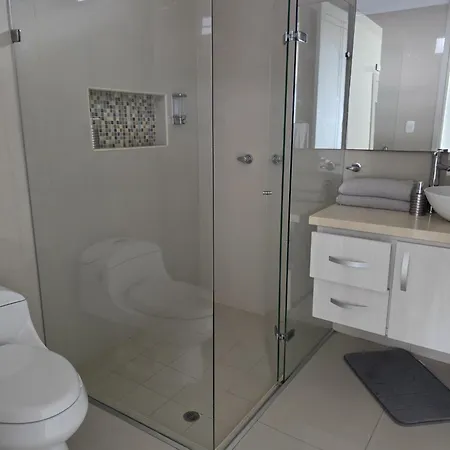 Luxury 3br 2ba Penthouse Close To Airport-beach-rooftop Pool